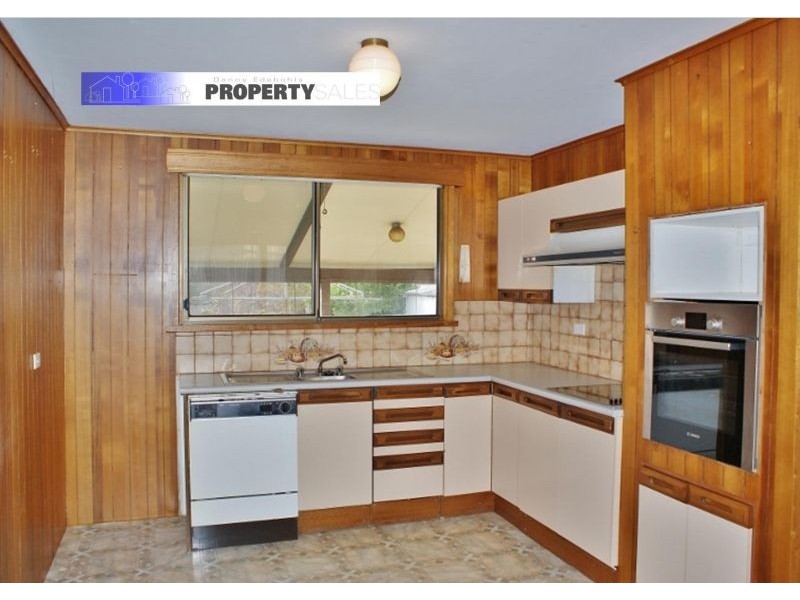 8 Malnham Crescent, Newborough VIC 3825