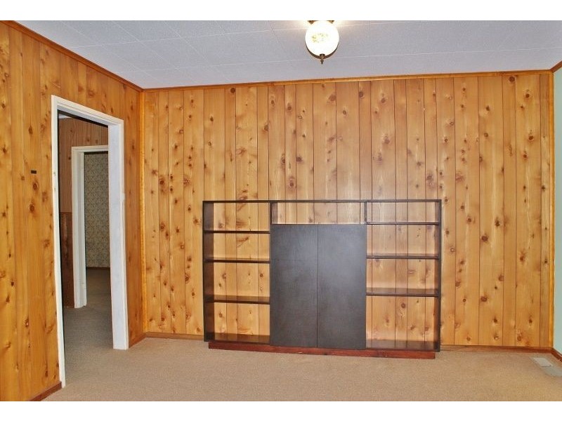 8 Malnham Crescent, Newborough VIC 3825