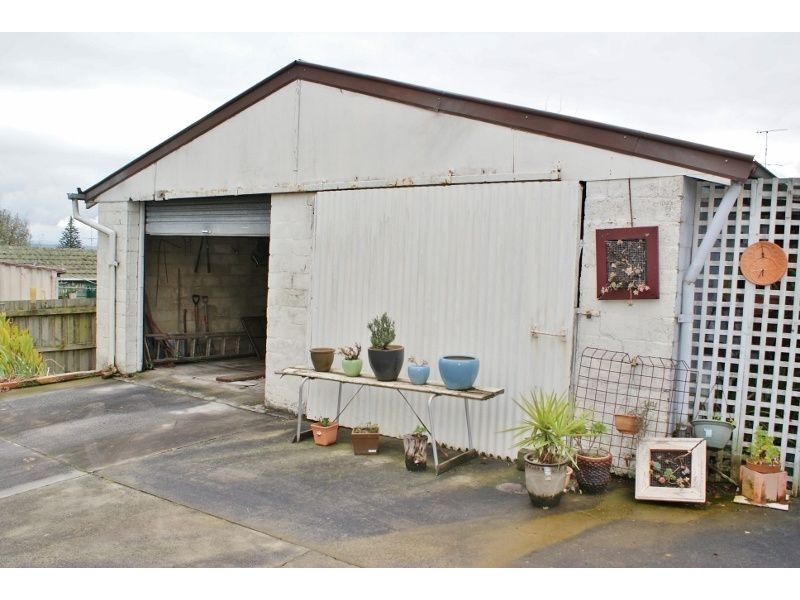 12 Law Street, Newborough VIC 3825