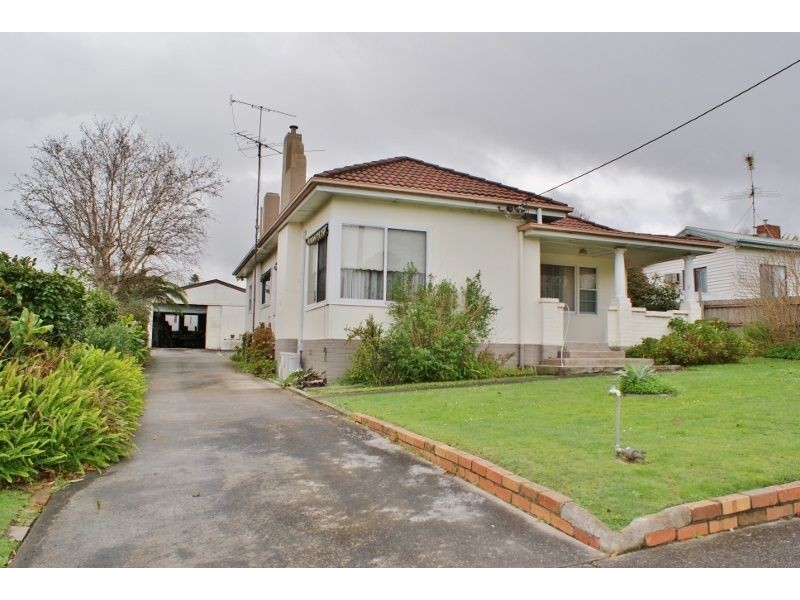 12 Law Street, Newborough VIC 3825