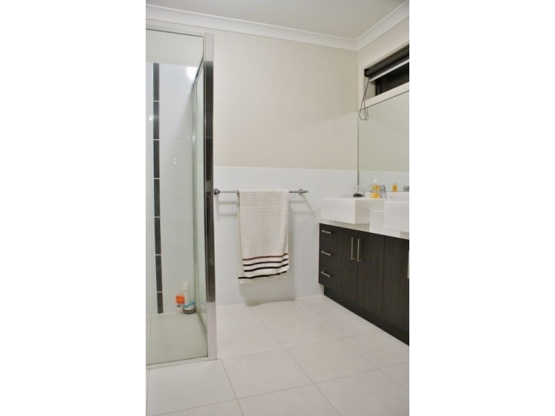 17 Leadbeater Mews, Newborough VIC 3825