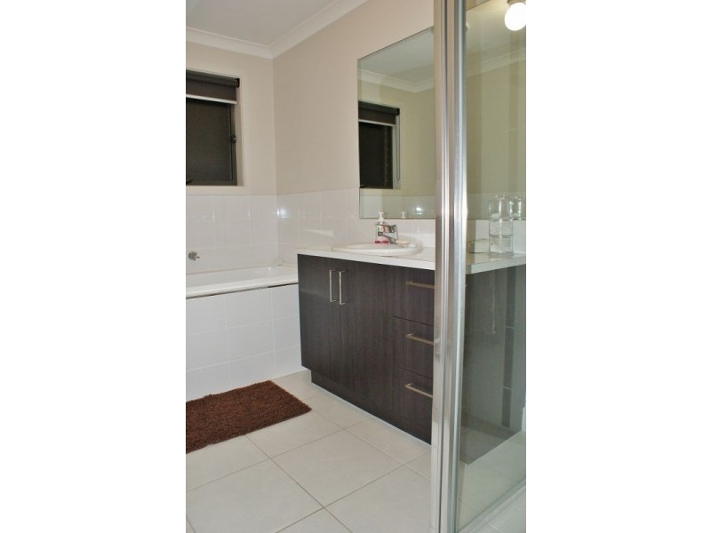 17 Leadbeater Mews, Newborough VIC 3825