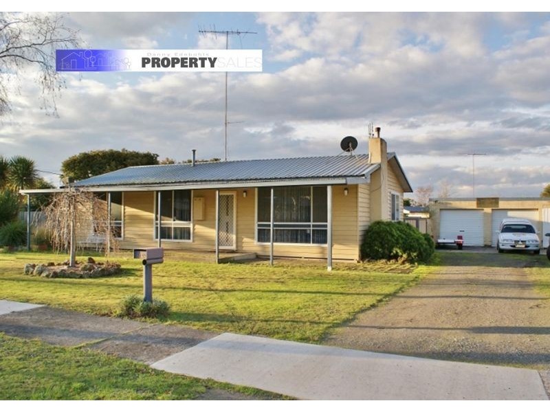 12 Tuxford Street, Newborough VIC 3825