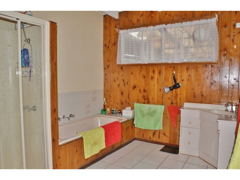 12 Tuxford Street, Newborough VIC 3825