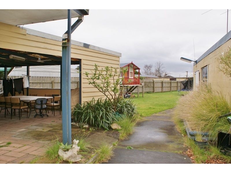 12 Tuxford Street, Newborough VIC 3825