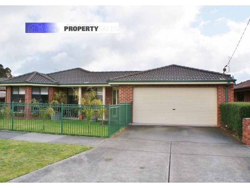 18 Saxtons Drive, Moe VIC 3825