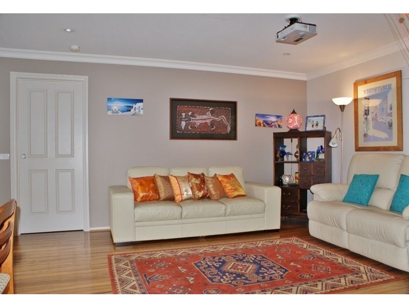 18 Saxtons Drive, Moe VIC 3825