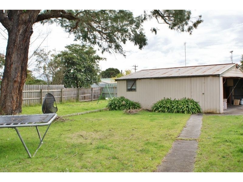 33 Retford Street, Newborough VIC 3825