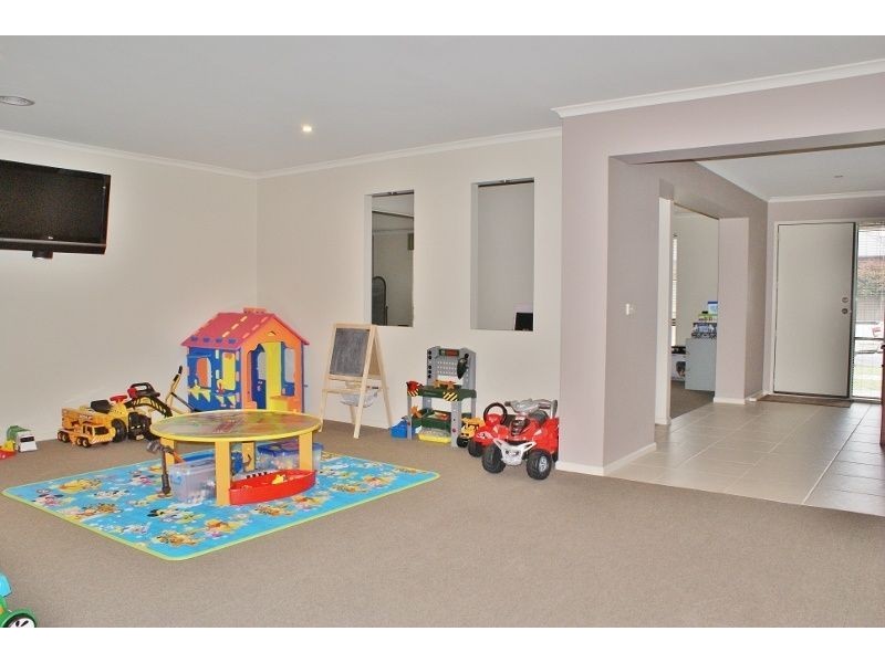 54 Davey Drive, Trafalgar VIC 3824