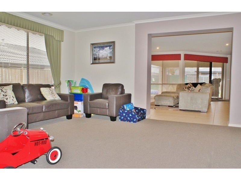 54 Davey Drive, Trafalgar VIC 3824