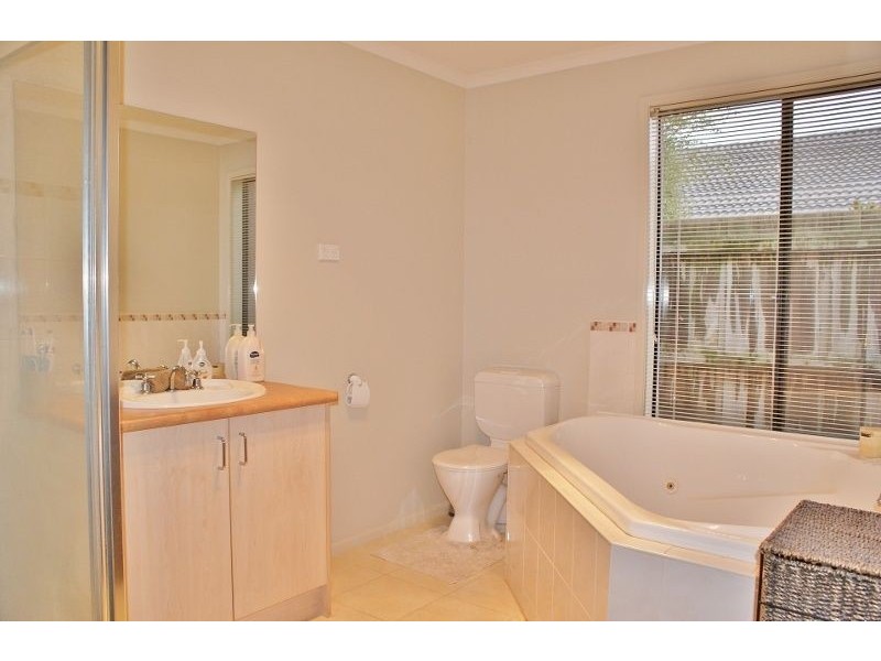 54 Davey Drive, Trafalgar VIC 3824