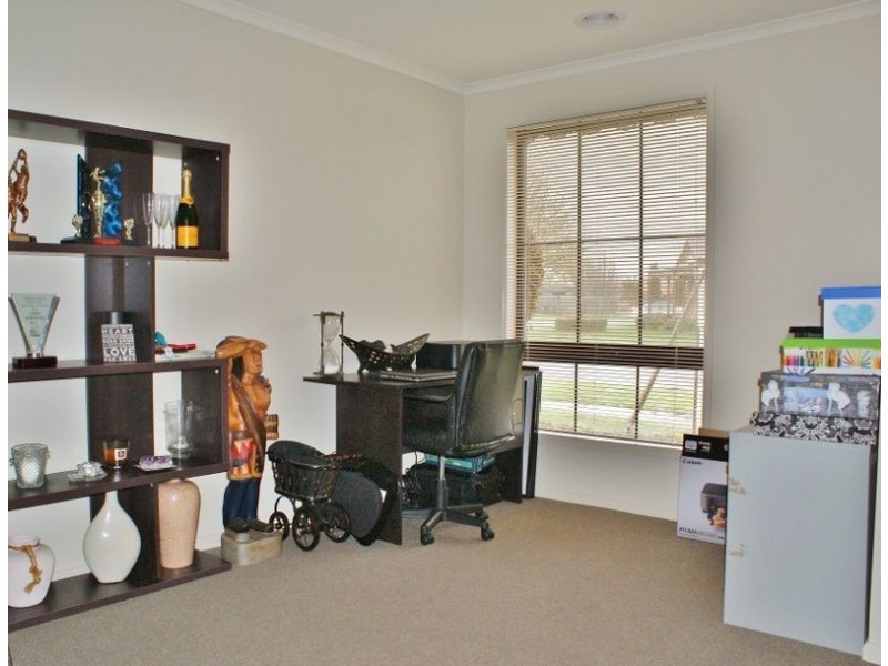 54 Davey Drive, Trafalgar VIC 3824