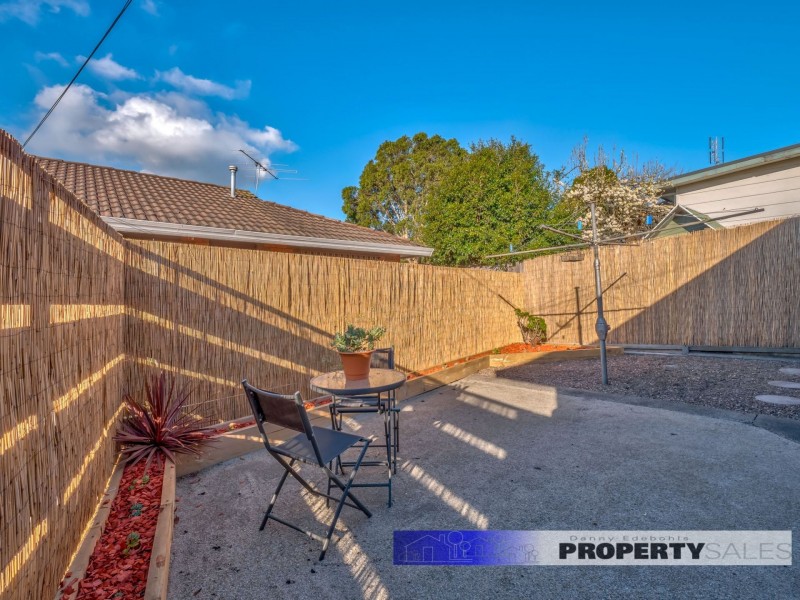 2/6 March Street, Newborough VIC 3825