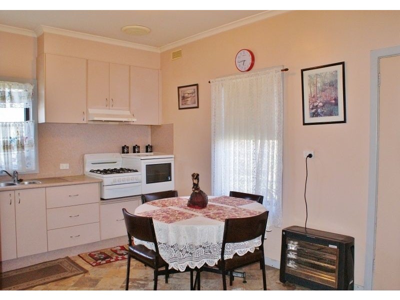 37 Service Road, Moe VIC 3825