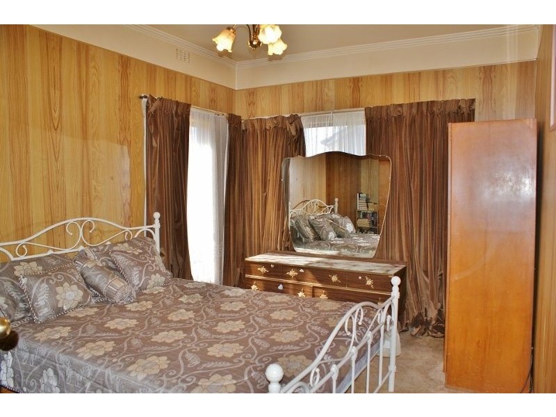 37 Service Road, Moe VIC 3825