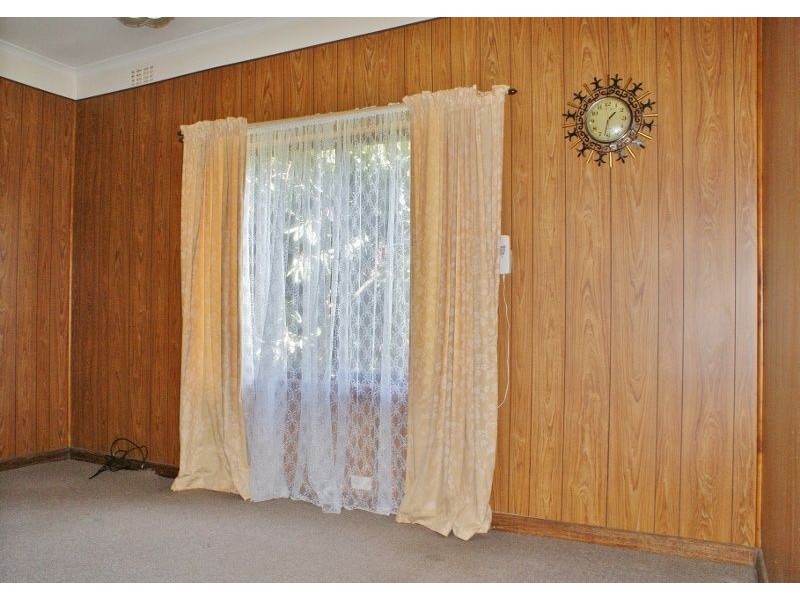 37 Service Road, Moe VIC 3825