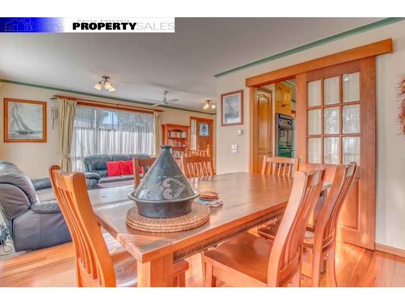 7 Hall Court, Newborough VIC 3825