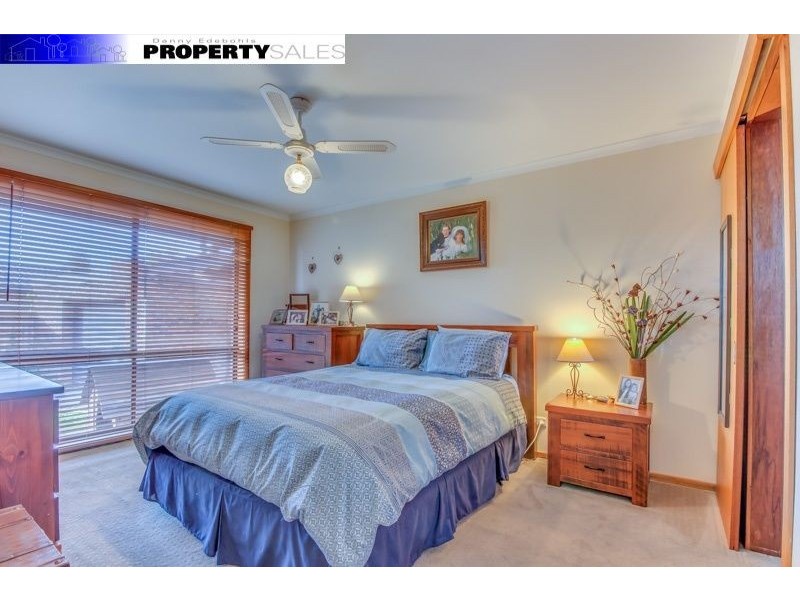 7 Hall Court, Newborough VIC 3825