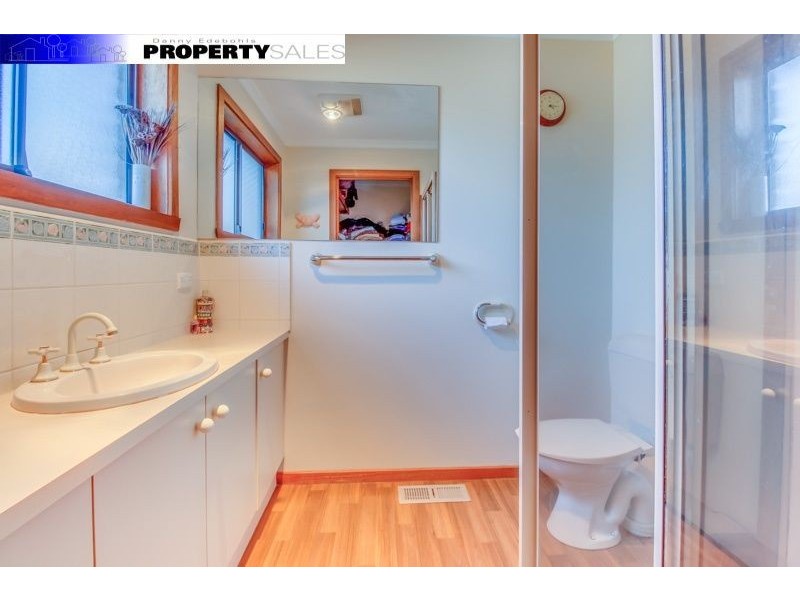 7 Hall Court, Newborough VIC 3825