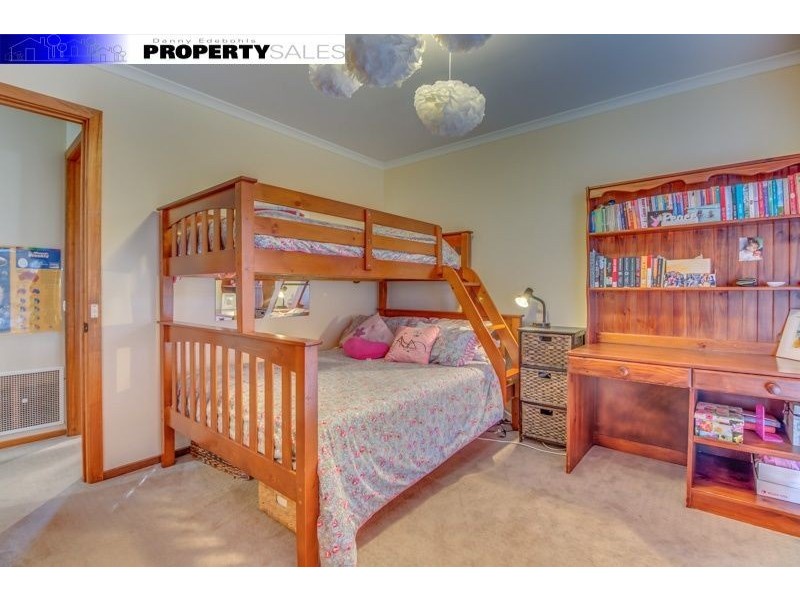 7 Hall Court, Newborough VIC 3825