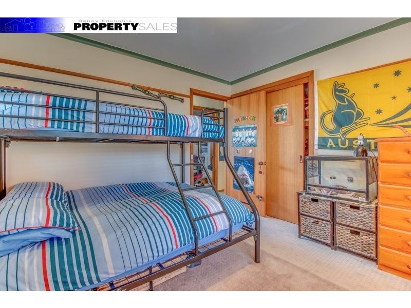 7 Hall Court, Newborough VIC 3825