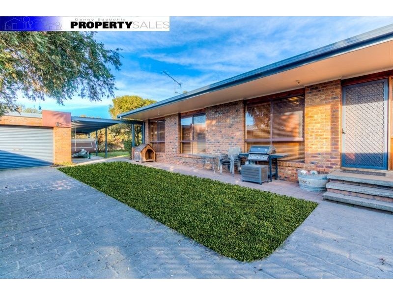 7 Hall Court, Newborough VIC 3825