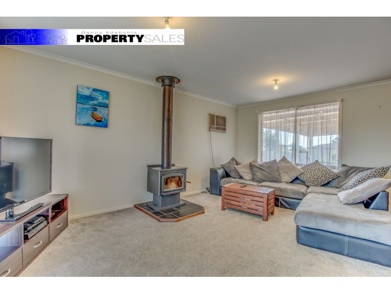 73 Coalville Road, Moe VIC 3825