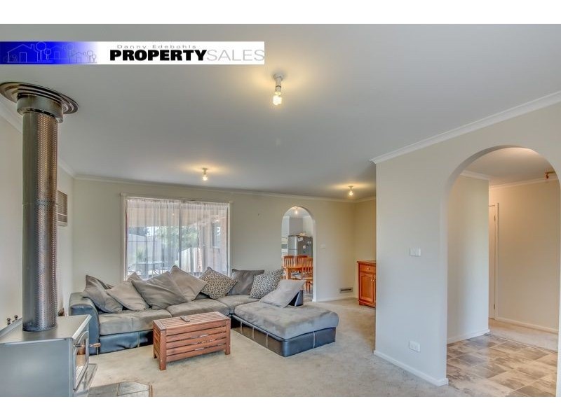 73 Coalville Road, Moe VIC 3825