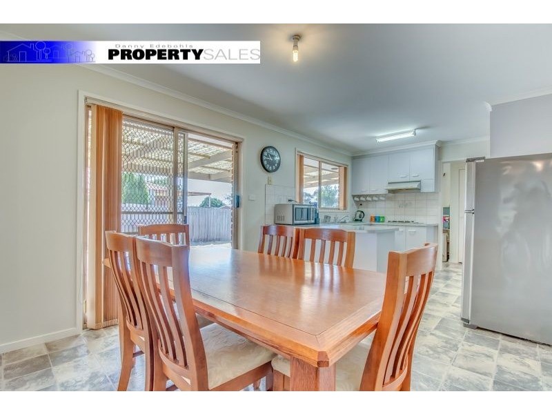 73 Coalville Road, Moe VIC 3825