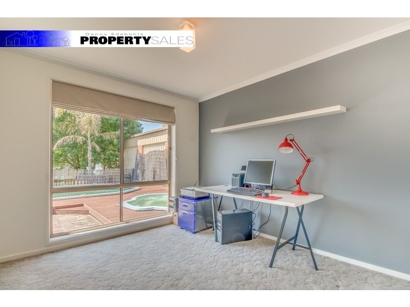 73 Coalville Road, Moe VIC 3825