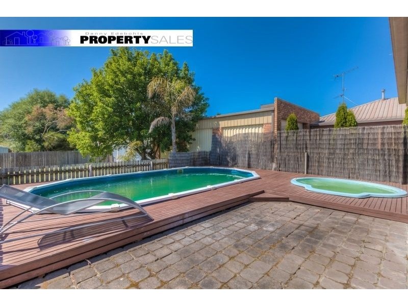 73 Coalville Road, Moe VIC 3825