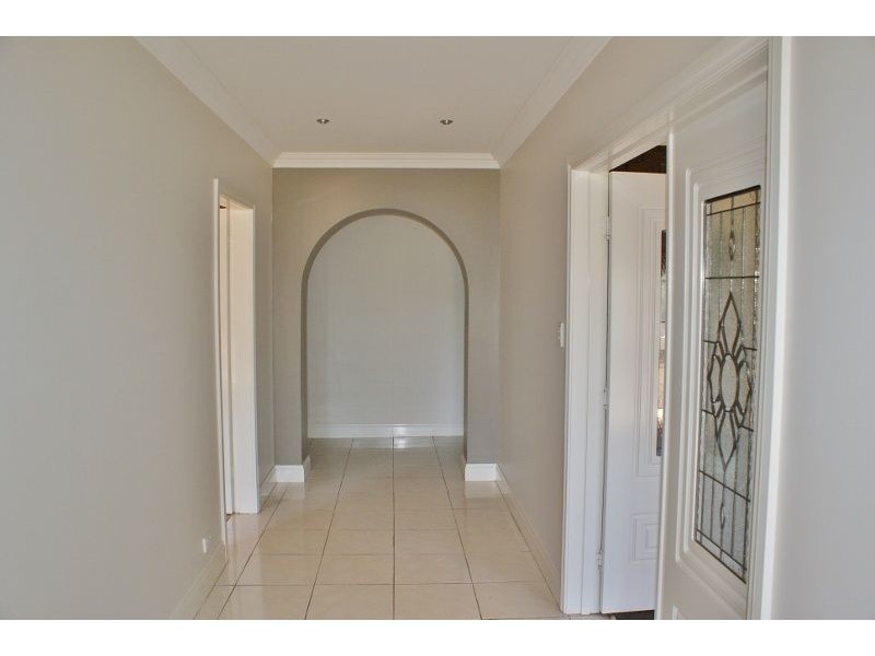 112a Narracan Drive, Newborough VIC 3825