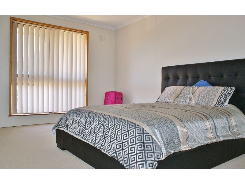 112a Narracan Drive, Newborough VIC 3825