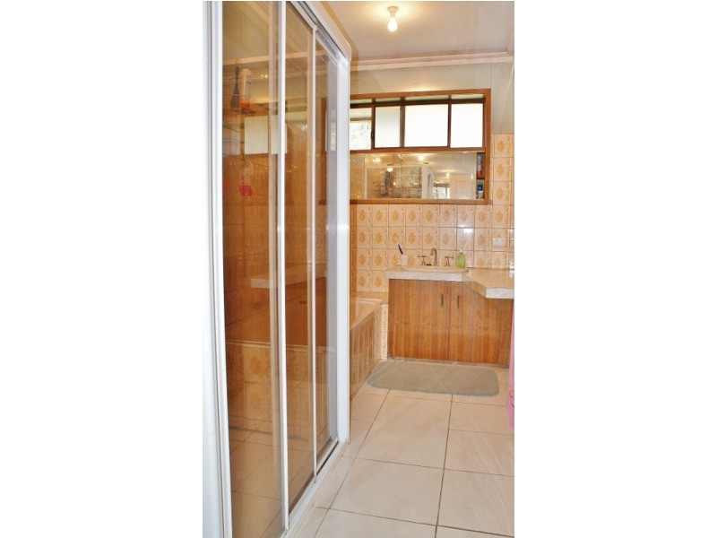 112a Narracan Drive, Newborough VIC 3825