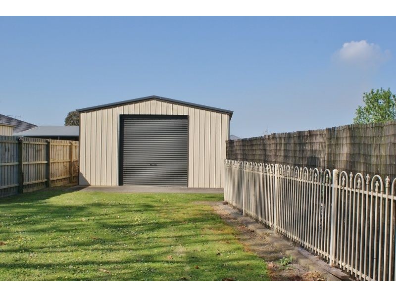 112a Narracan Drive, Newborough VIC 3825