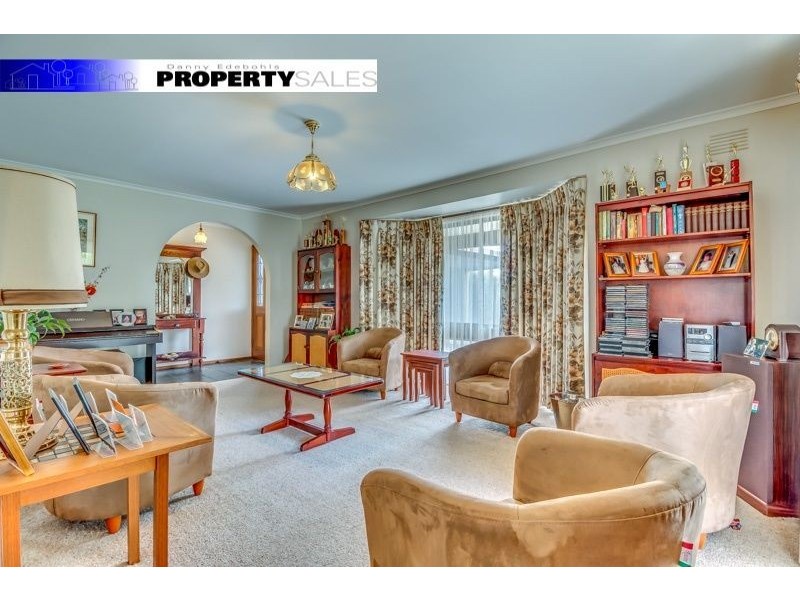 4 Crowe Court, Newborough VIC 3825