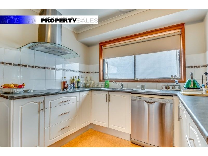 4 Crowe Court, Newborough VIC 3825