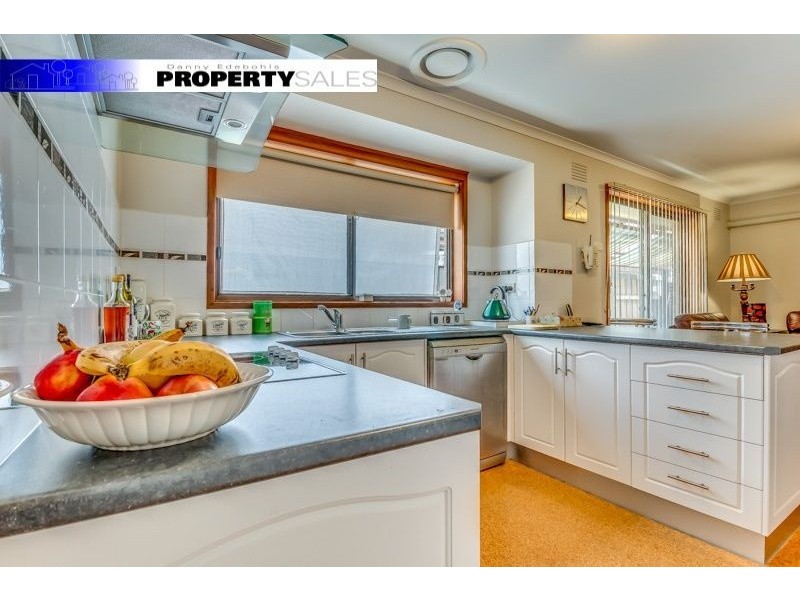 4 Crowe Court, Newborough VIC 3825