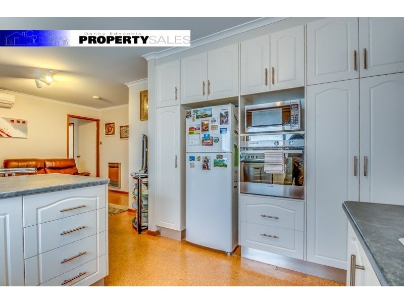 4 Crowe Court, Newborough VIC 3825