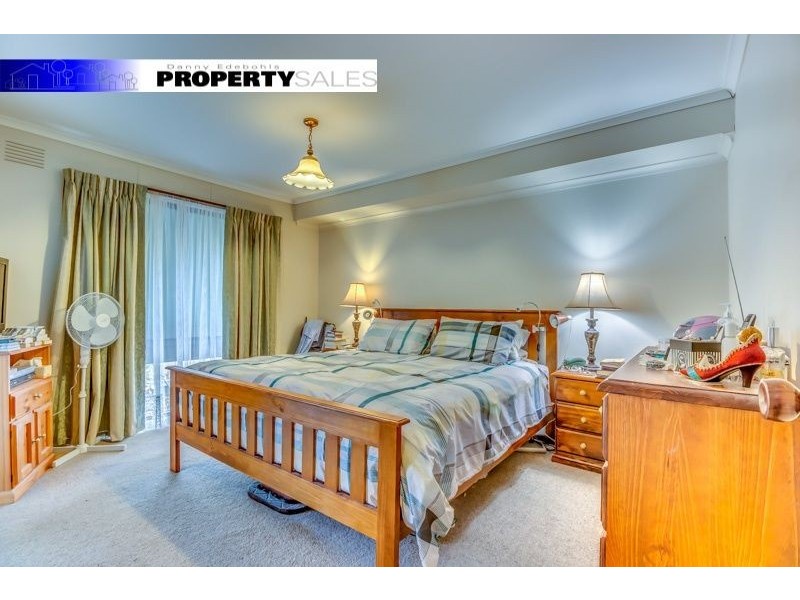 4 Crowe Court, Newborough VIC 3825