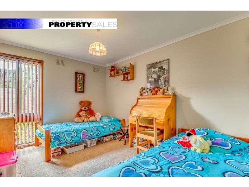 4 Crowe Court, Newborough VIC 3825