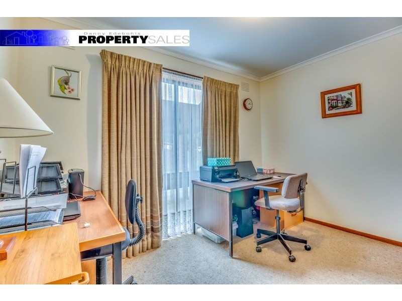 4 Crowe Court, Newborough VIC 3825