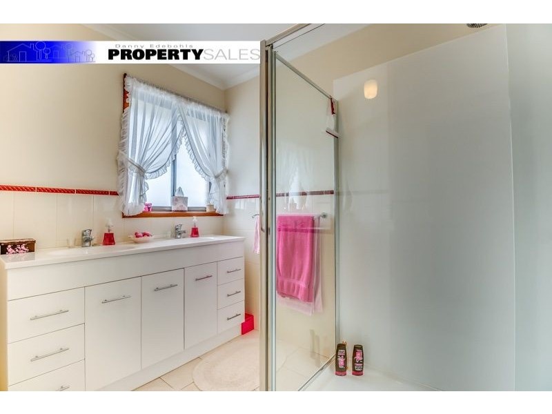 4 Crowe Court, Newborough VIC 3825