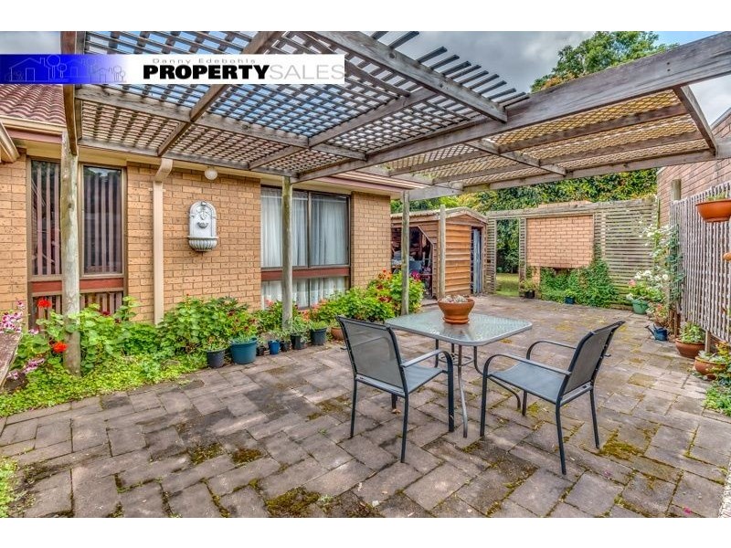 4 Crowe Court, Newborough VIC 3825