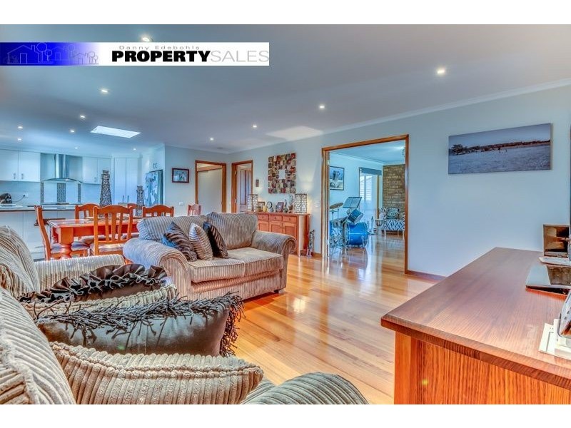 1 Cross Street, Newborough VIC 3825