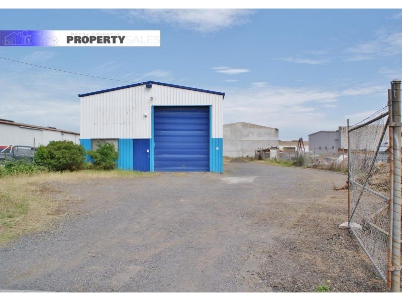 42 Saxtons Drive, Moe VIC 3825