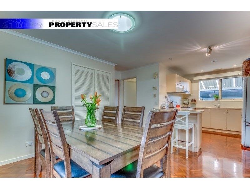 8 Colli Drive, Newborough VIC 3825