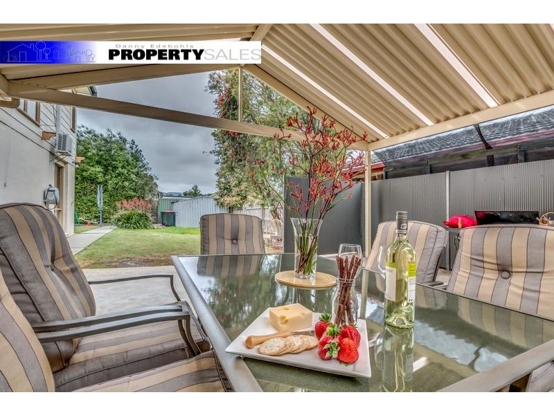 8 Colli Drive, Newborough VIC 3825