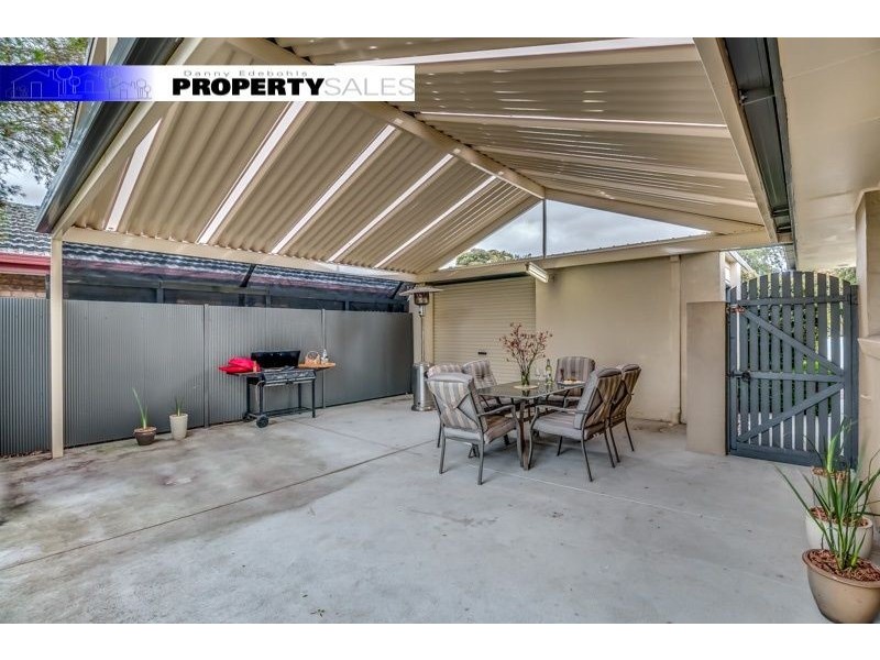 8 Colli Drive, Newborough VIC 3825