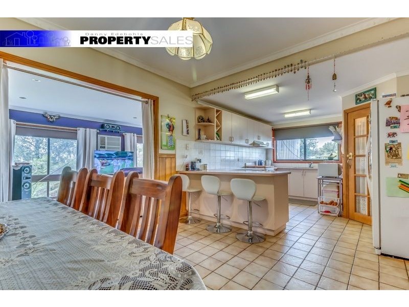 10 William Street, Newborough VIC 3825
